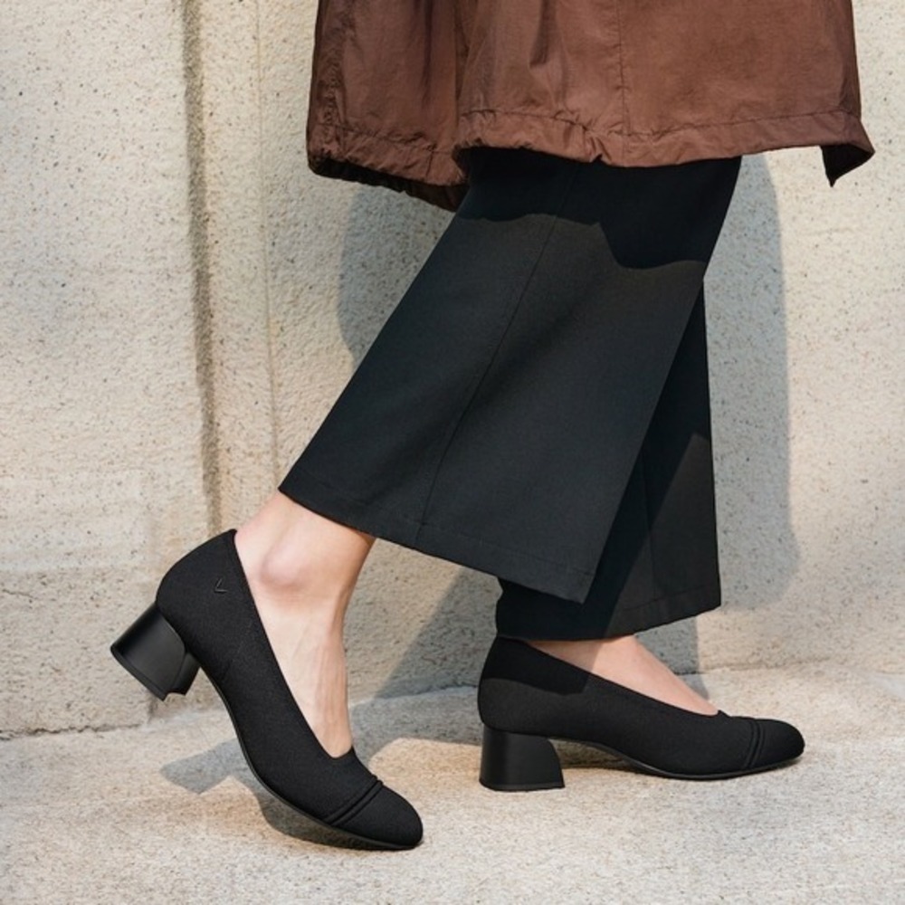 VIVAIA Anti-Fatigue Almond Toe Wide Heel Black Shoes EU/40.5 US/9-9.5
